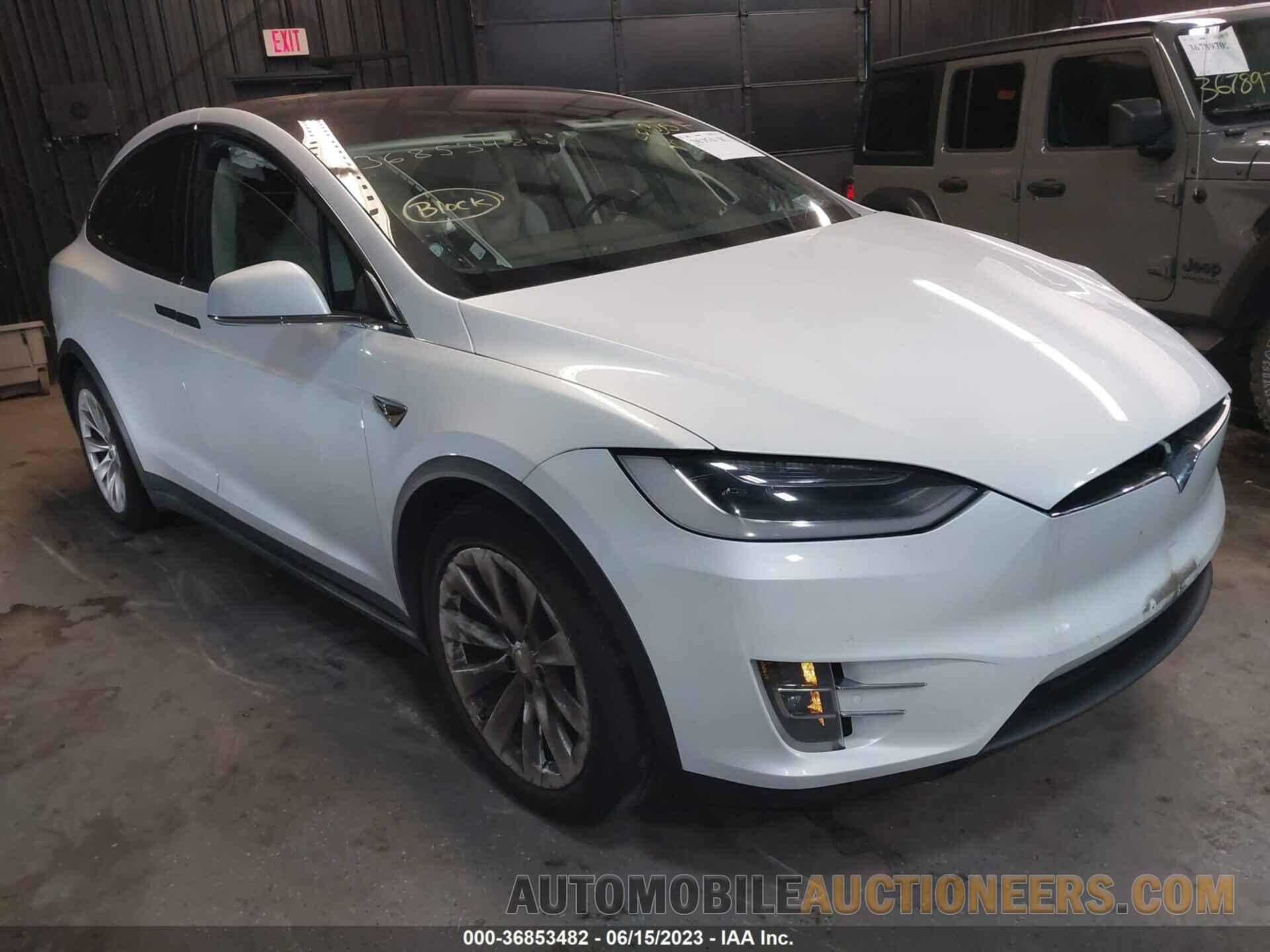 5YJXCBE25JF139555 TESLA MODEL X 2018