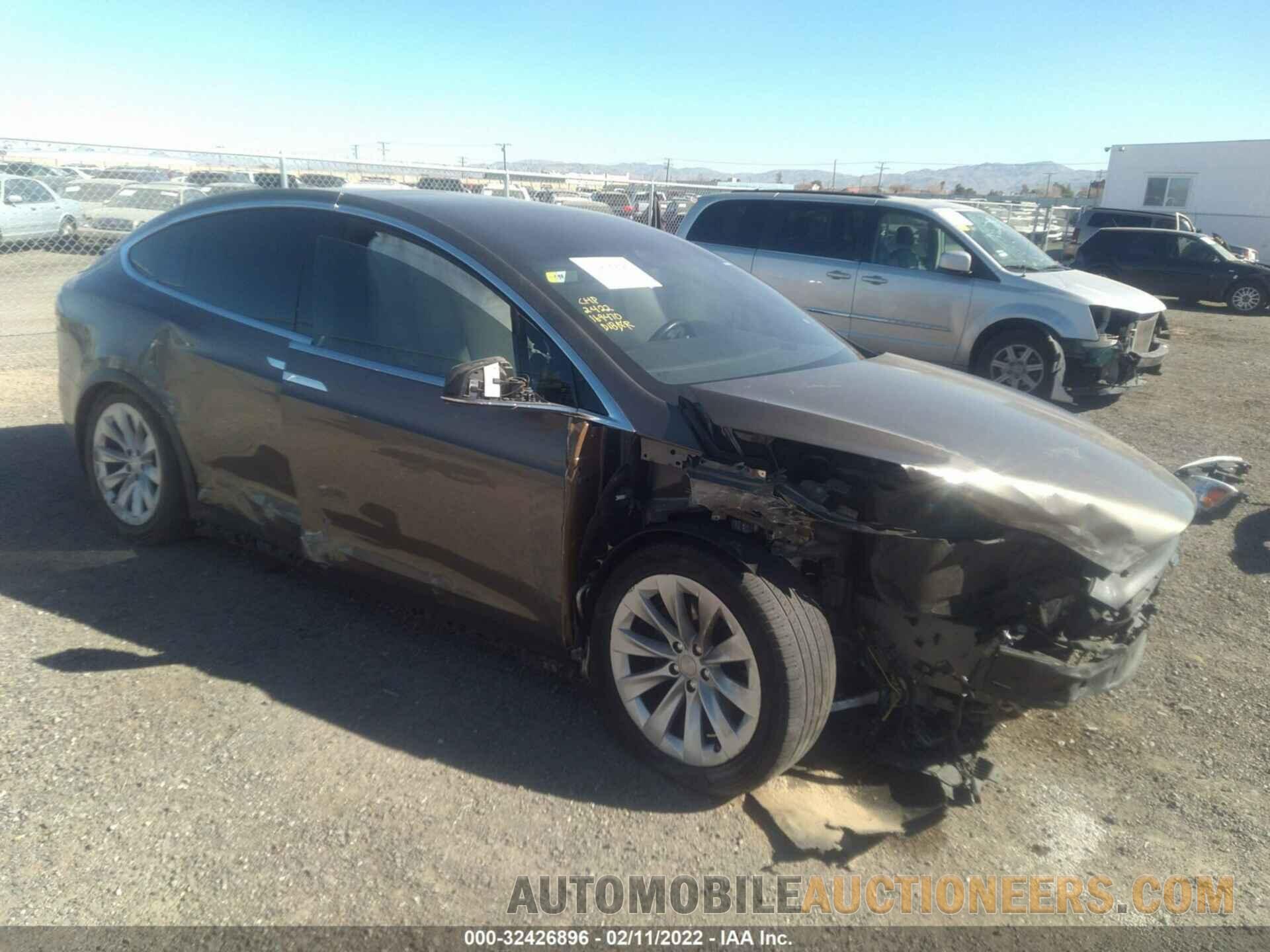 5YJXCBE26GF025038 TESLA MODEL X 2016