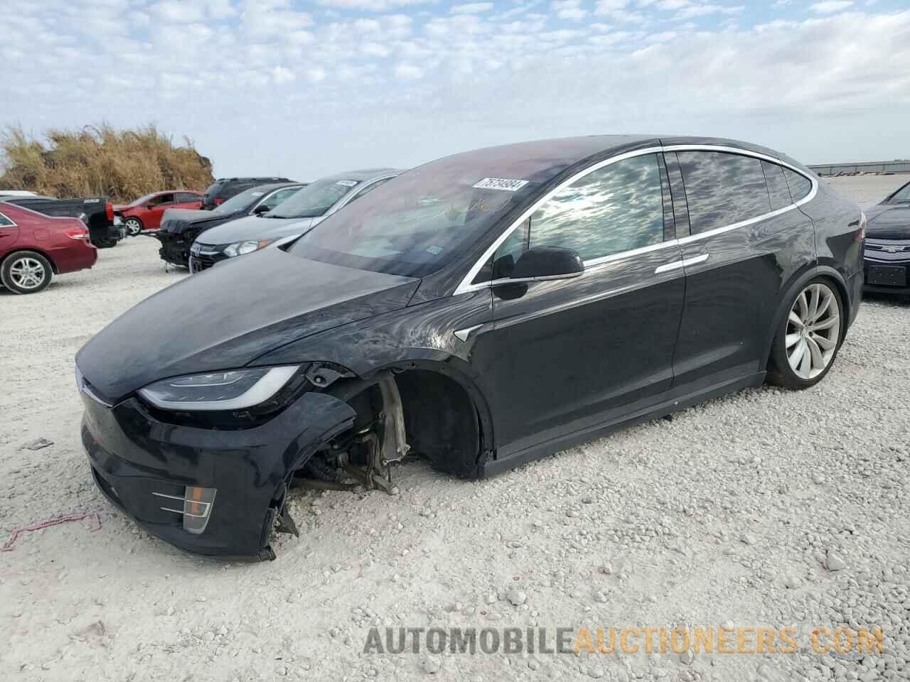 5YJXCBE26GF025413 TESLA MODEL X 2016