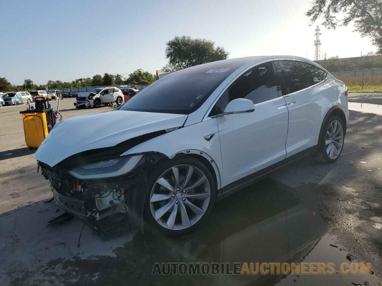 5YJXCBE26HF053665 TESLA MODEL X 2017