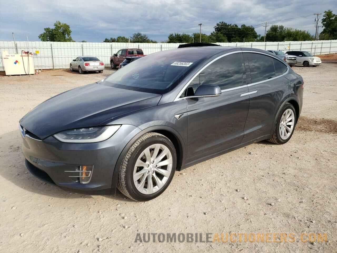 5YJXCBE26HF053696 TESLA MODEL X 2017