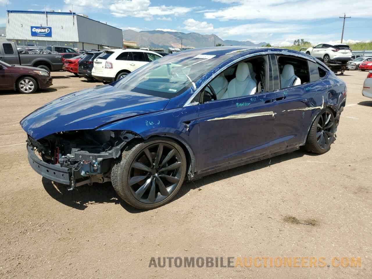 5YJXCBE26HF054699 TESLA MODEL X 2017