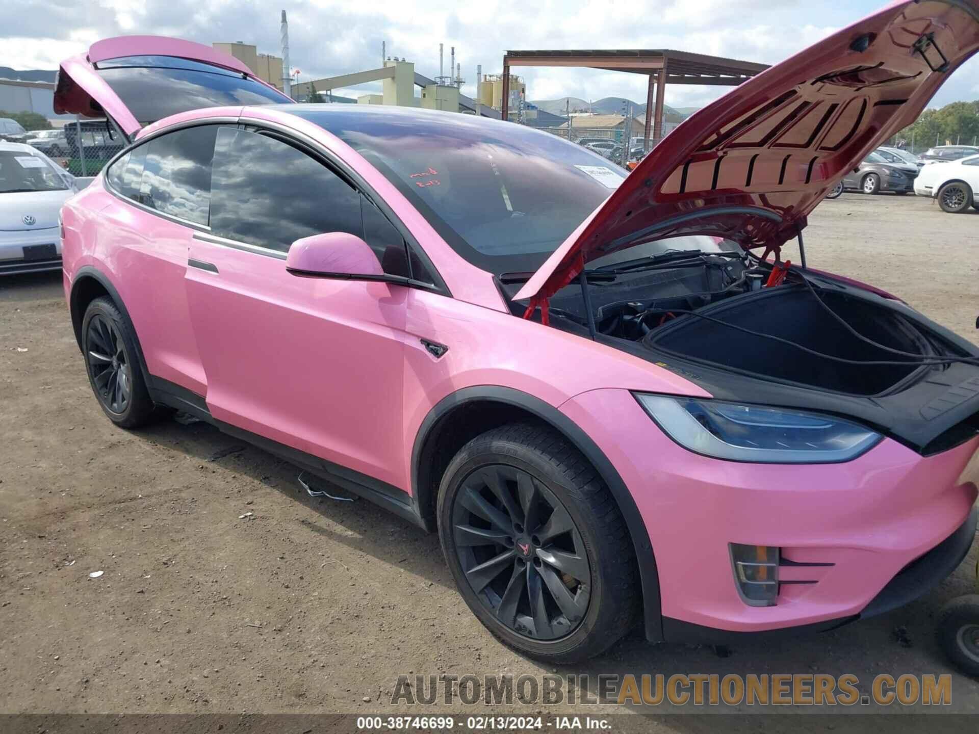 5YJXCBE26HF055741 TESLA MODEL X 2017