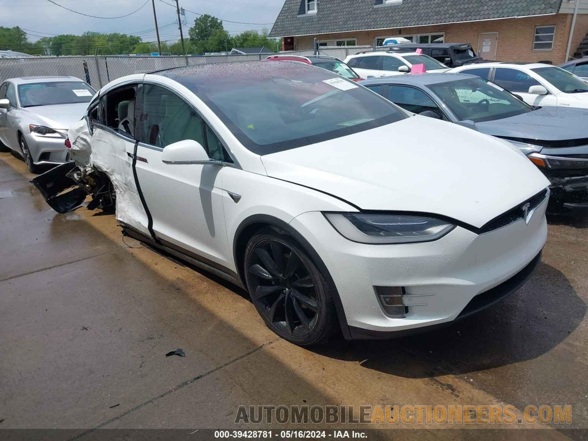 5YJXCBE26JF088597 TESLA MODEL X 2018