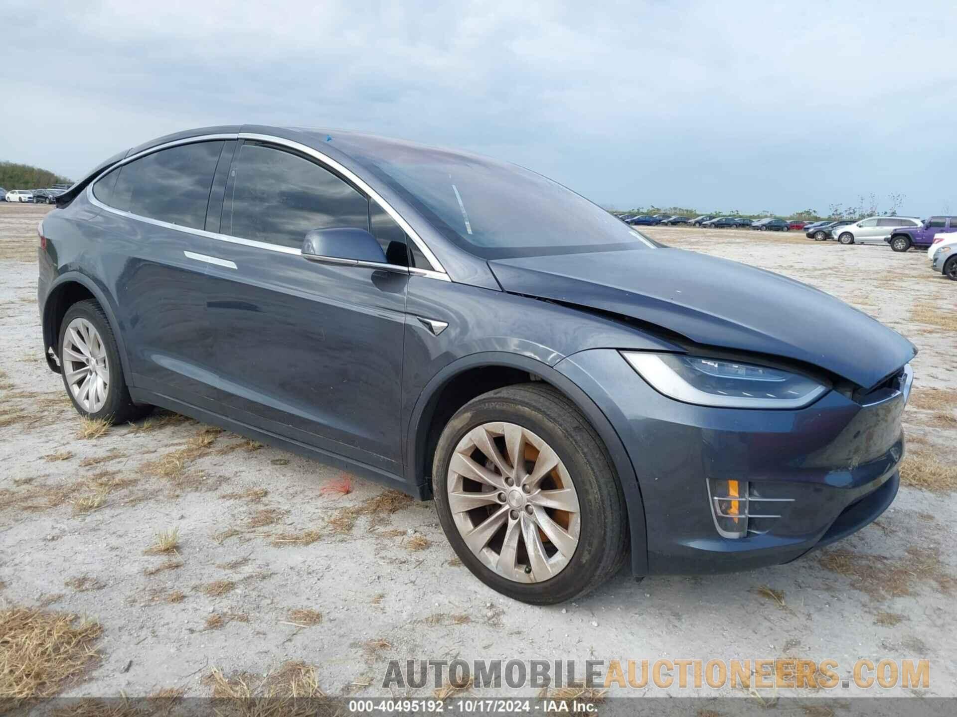 5YJXCBE26JF122375 TESLA MODEL X 2018