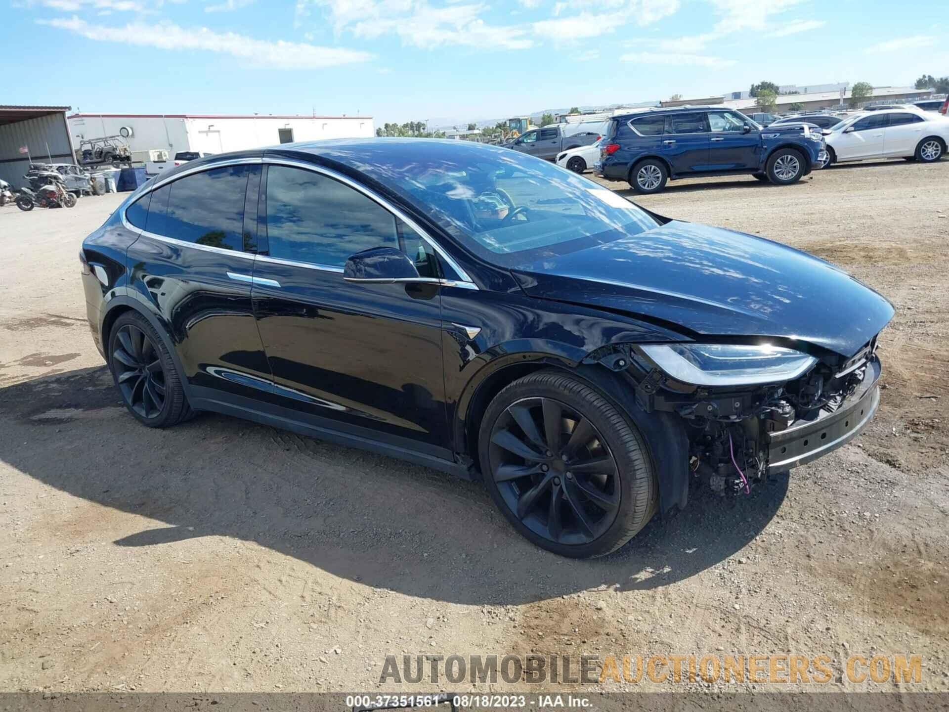 5YJXCBE26JF142271 TESLA MODEL X 2018