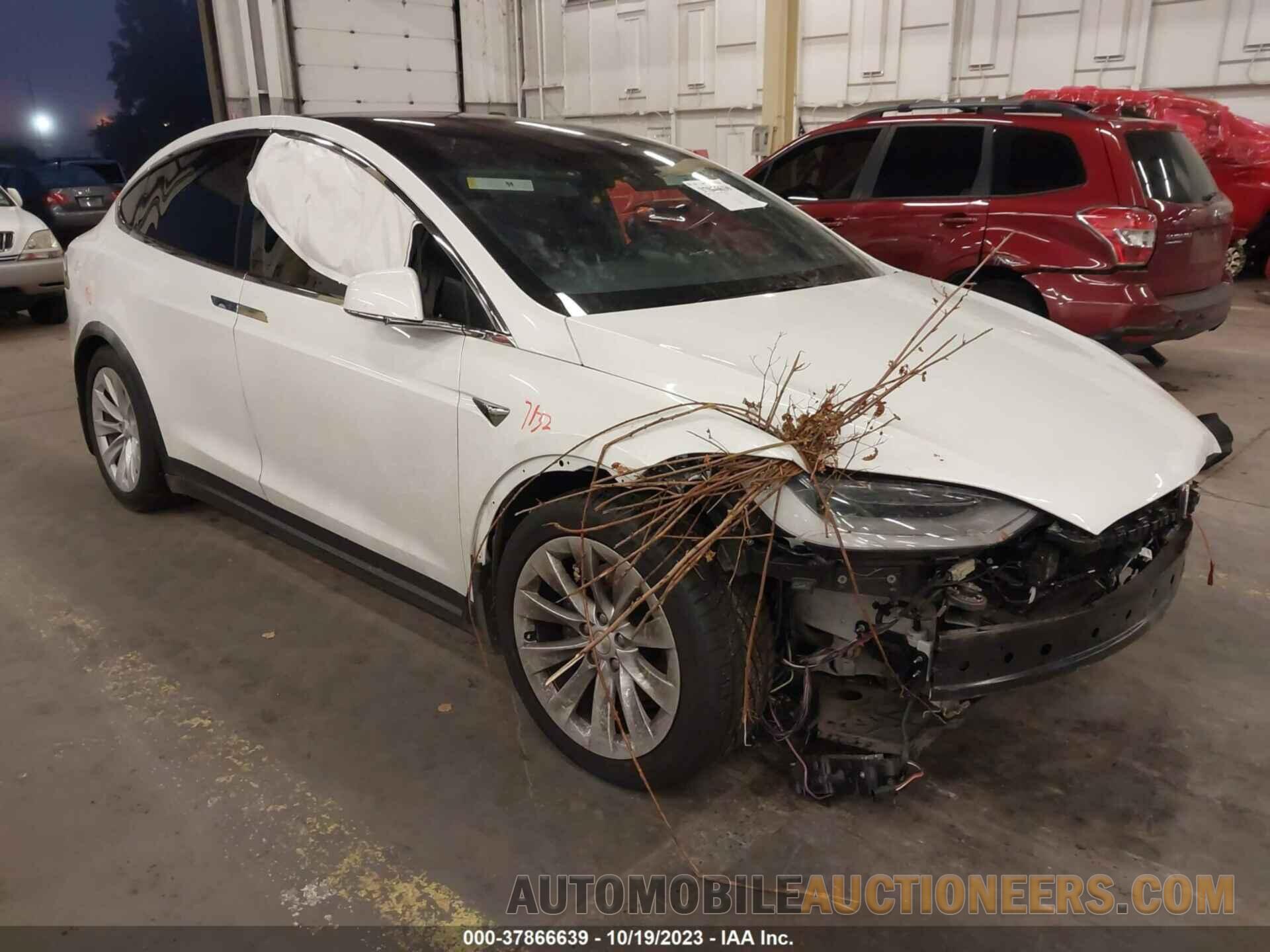 5YJXCBE26LF240316 TESLA MODEL X 2020