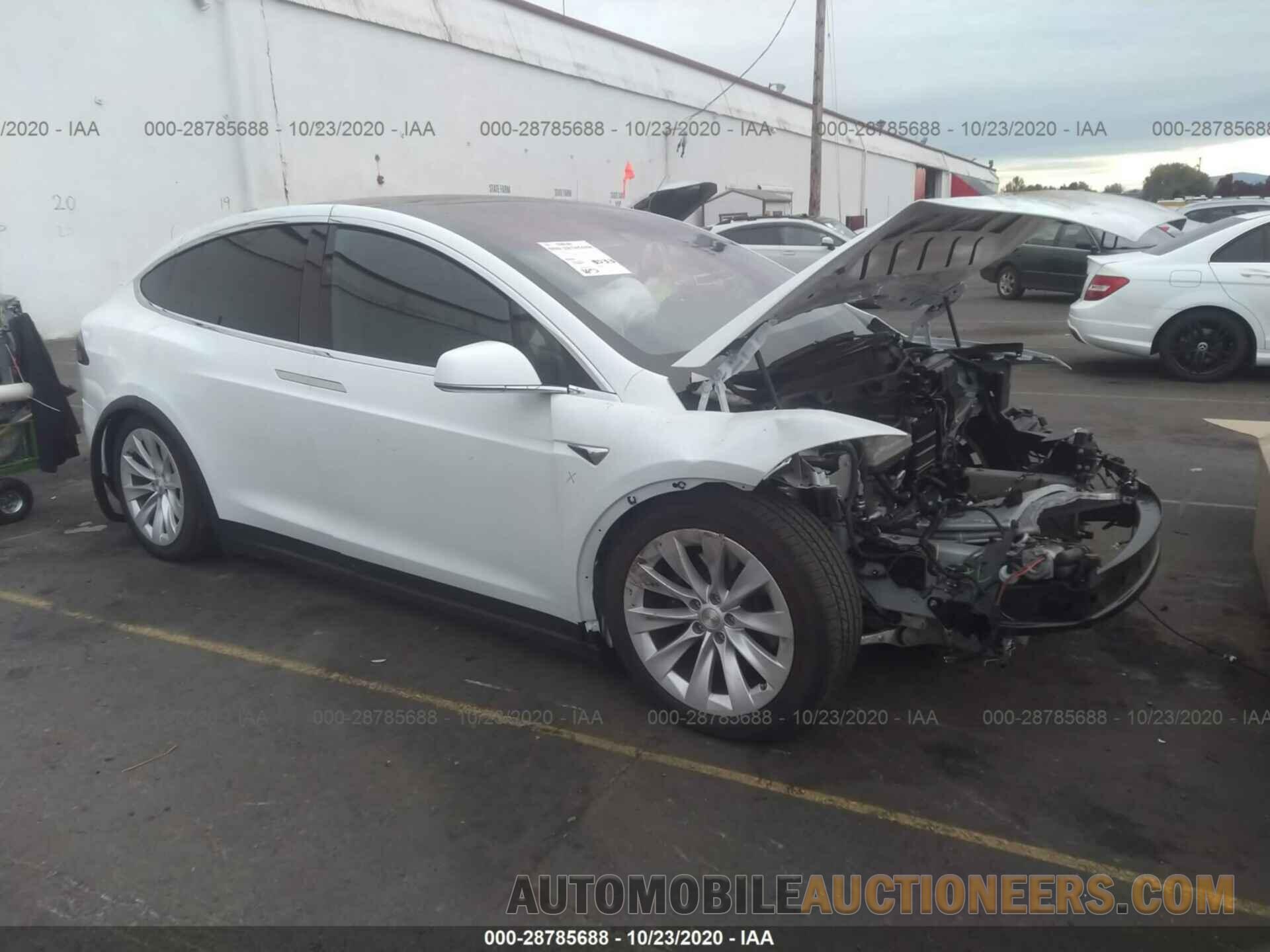 5YJXCBE26LF268603 TESLA MODEL X 2020