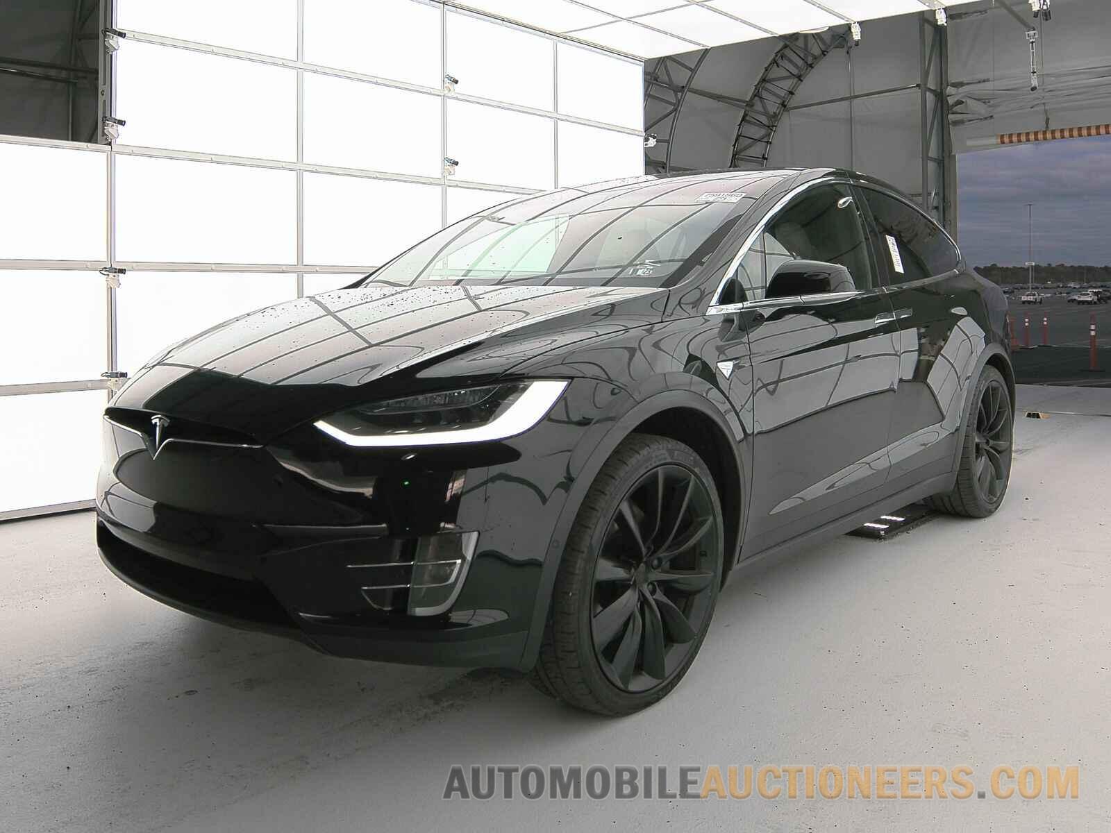 5YJXCBE26LF300238 Tesla Model X 2020