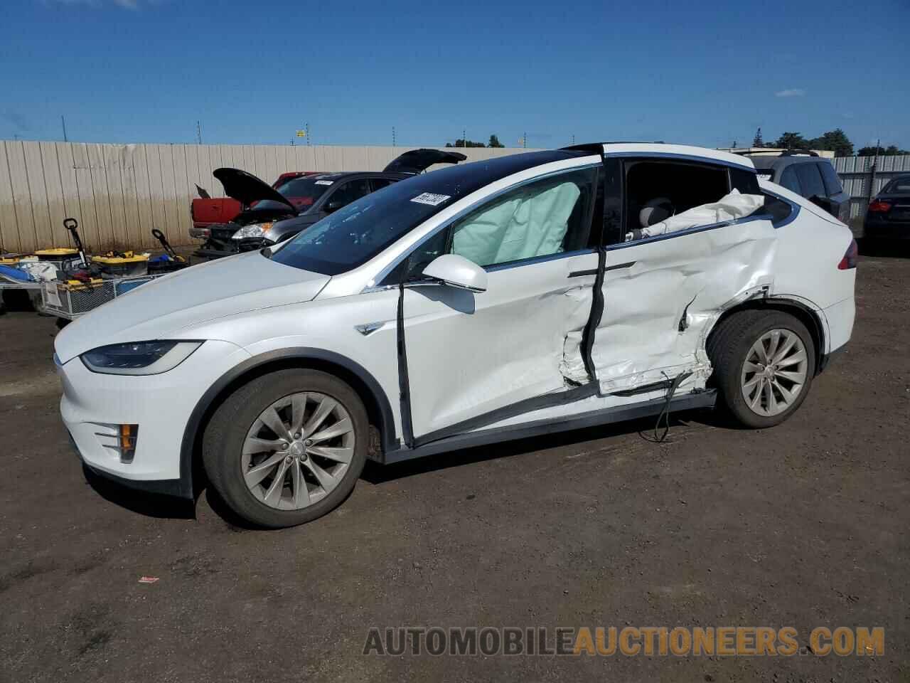 5YJXCBE27GF001704 TESLA MODEL X 2016