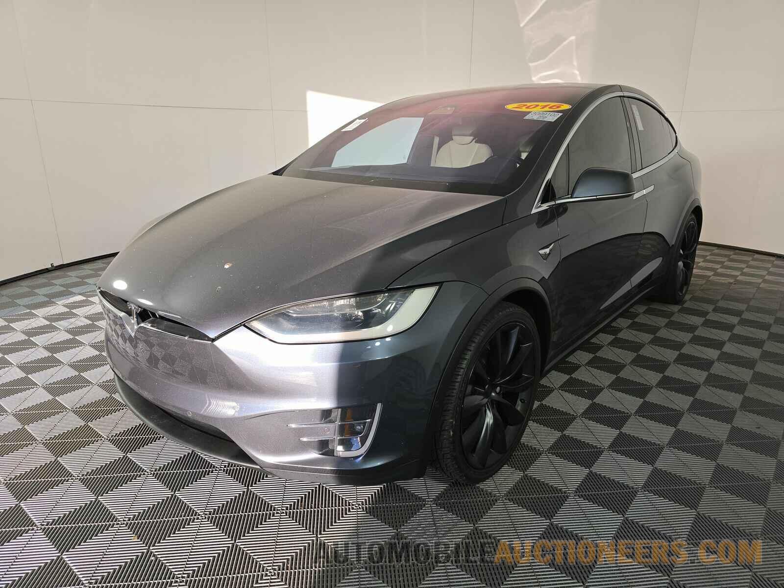 5YJXCBE27GF023878 Tesla Model X 2016