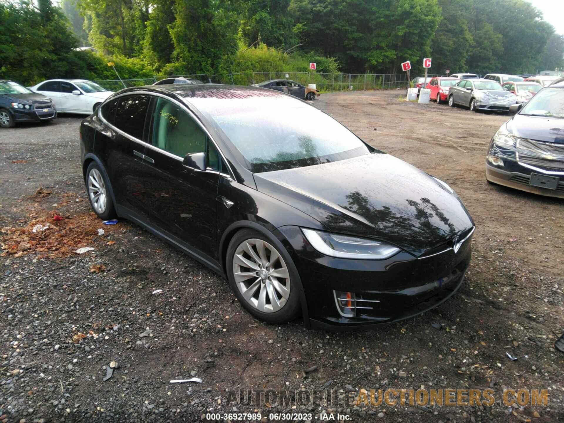 5YJXCBE27HF037829 TESLA MODEL X 2017