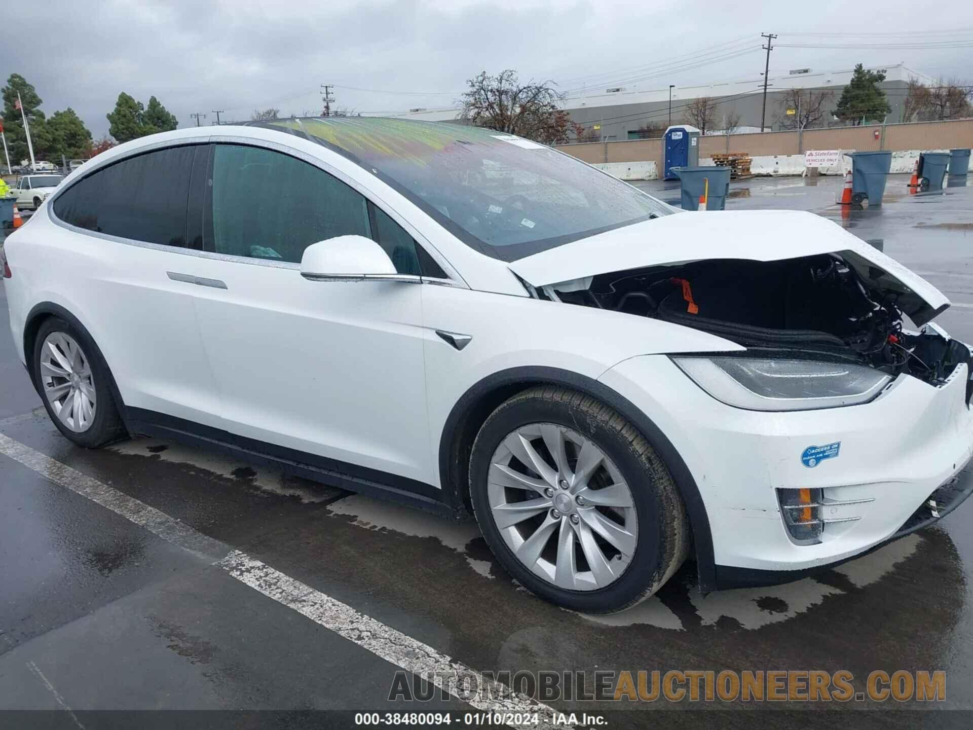 5YJXCBE27HF046076 TESLA MODEL X 2017