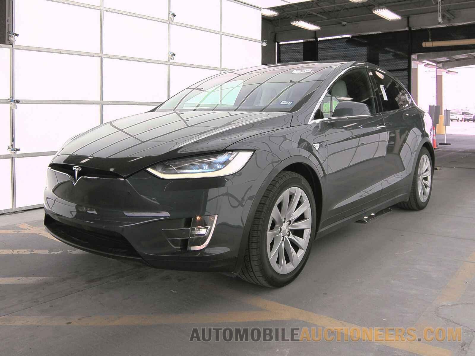 5YJXCBE27HF064108 Tesla Model X 2017