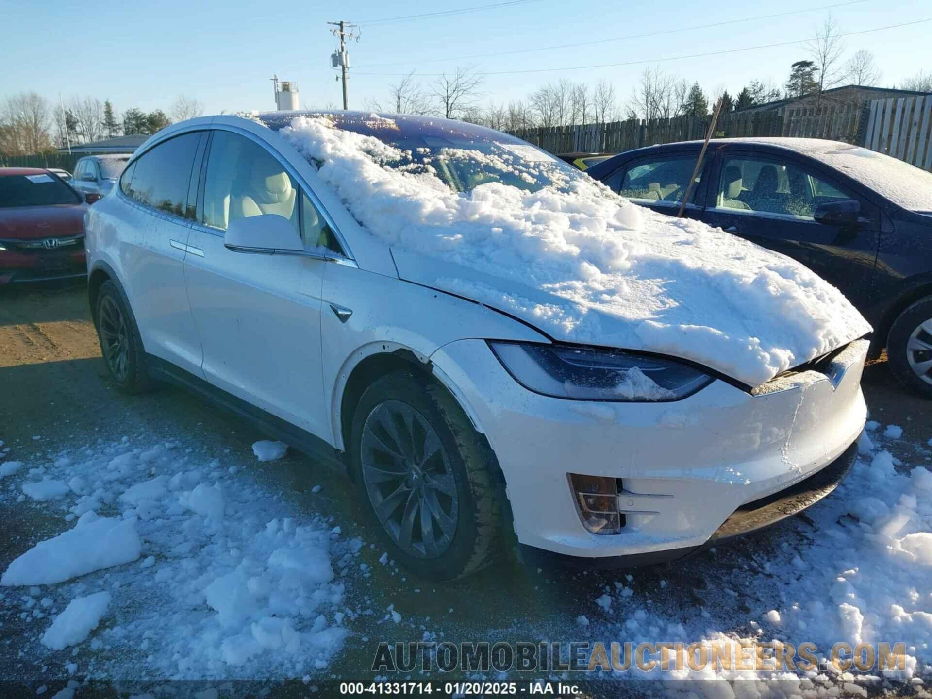 5YJXCBE27JF113037 TESLA MODEL X 2018