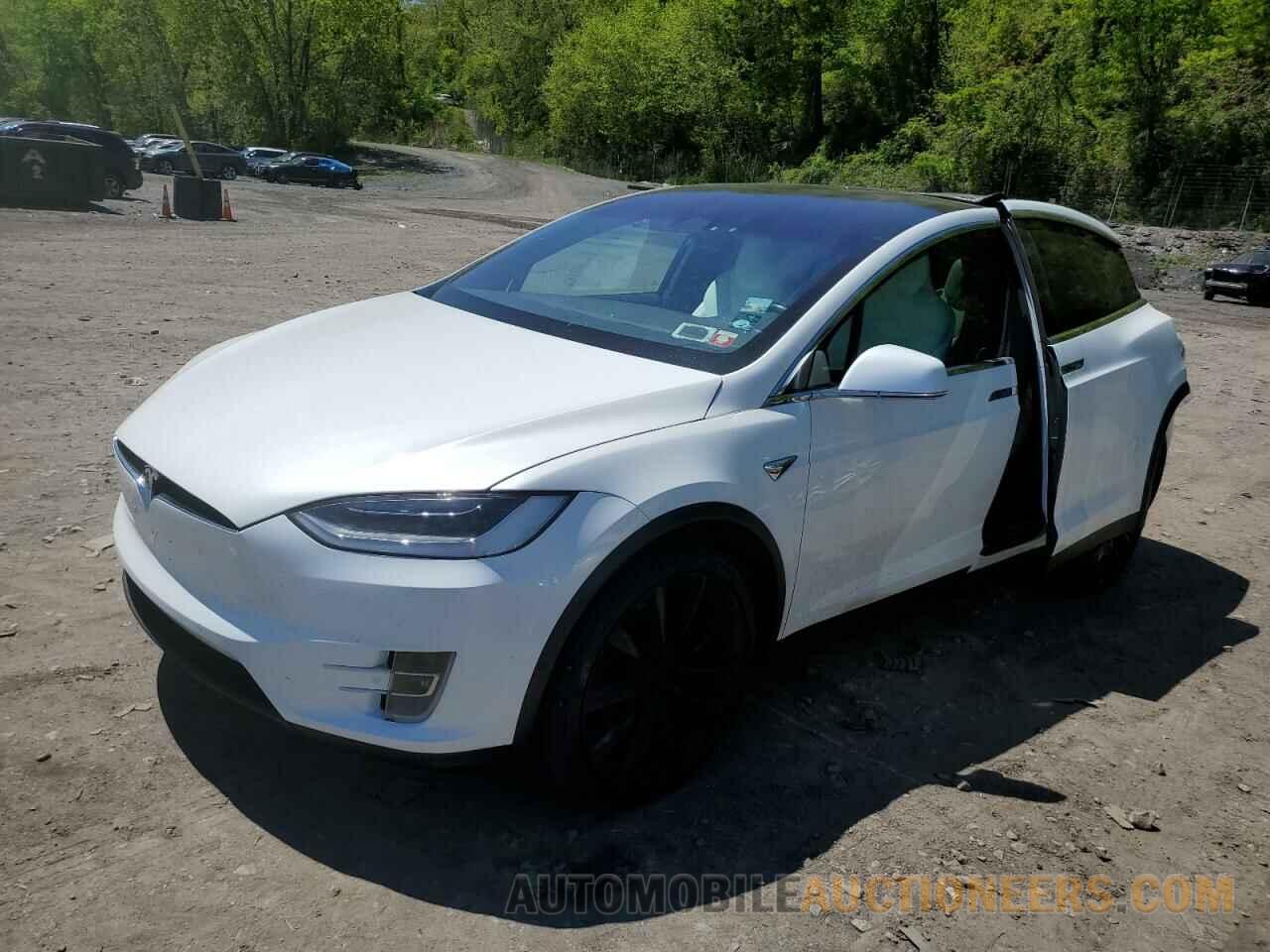 5YJXCBE27JF139900 TESLA MODEL X 2018