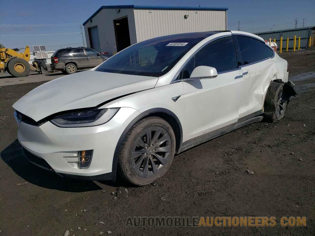 5YJXCBE27LF261000 TESLA MODEL X 2020