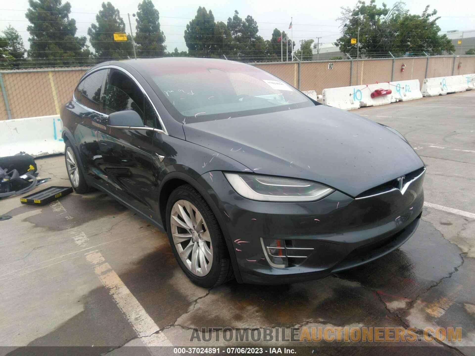 5YJXCBE28GF030158 TESLA MODEL X 2016