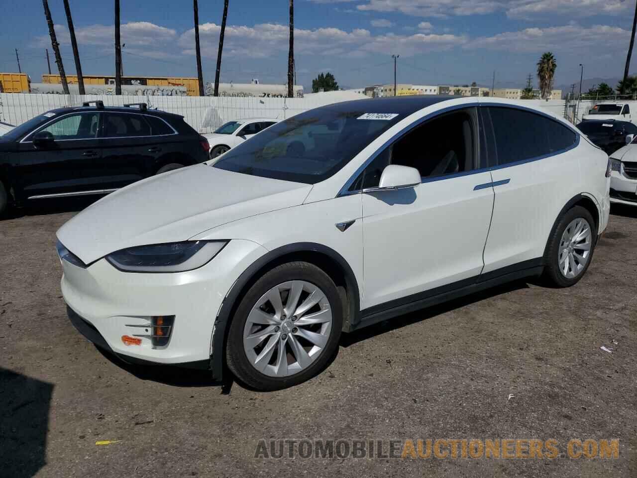 5YJXCBE28HF054123 TESLA MODEL X 2017