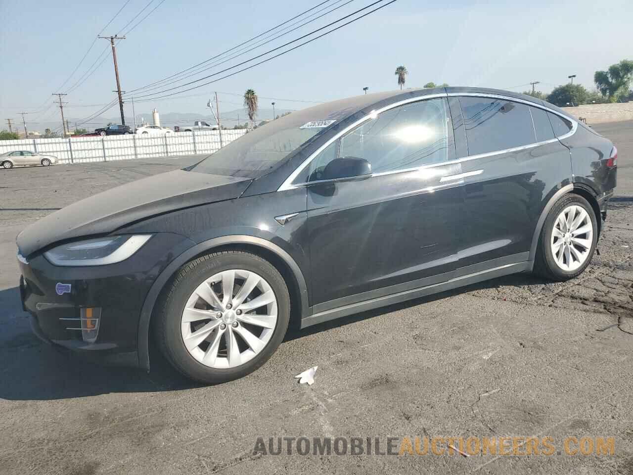 5YJXCBE28HF054784 TESLA MODEL X 2017