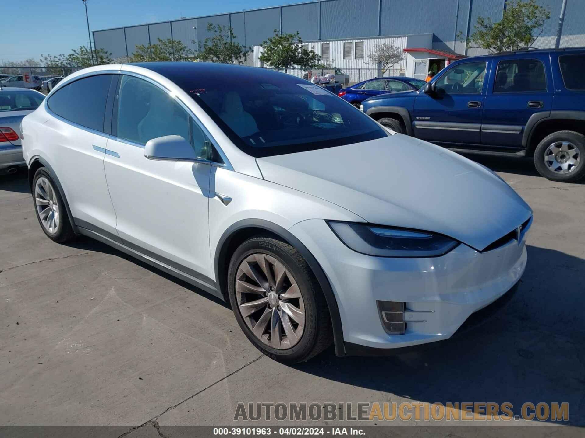 5YJXCBE28HF060861 TESLA MODEL X 2017