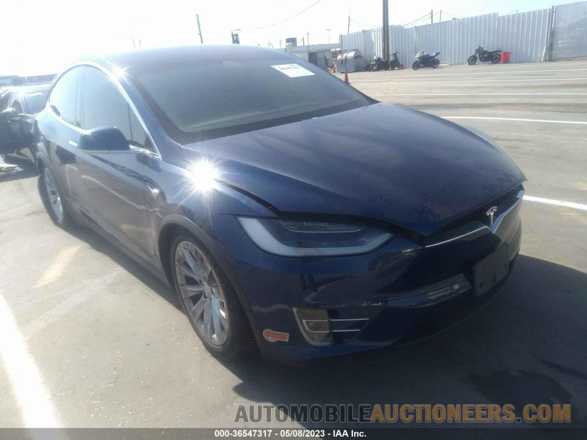 5YJXCBE28JF100863 TESLA MODEL X 2018