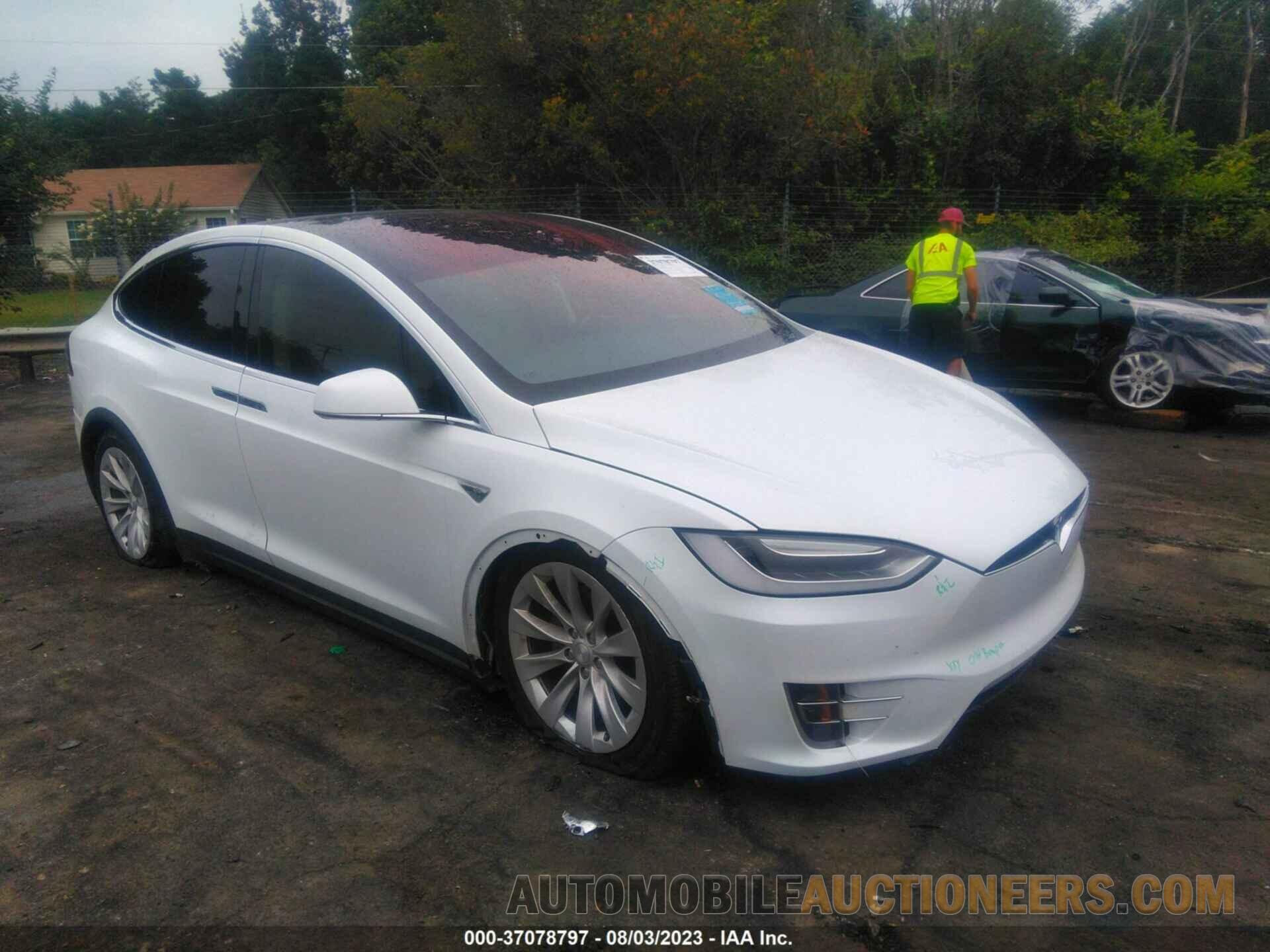 5YJXCBE29GF017676 TESLA MODEL X 2016