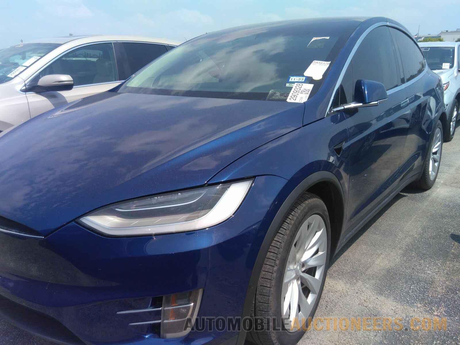 5YJXCBE29GF029892 Tesla Model X 2016