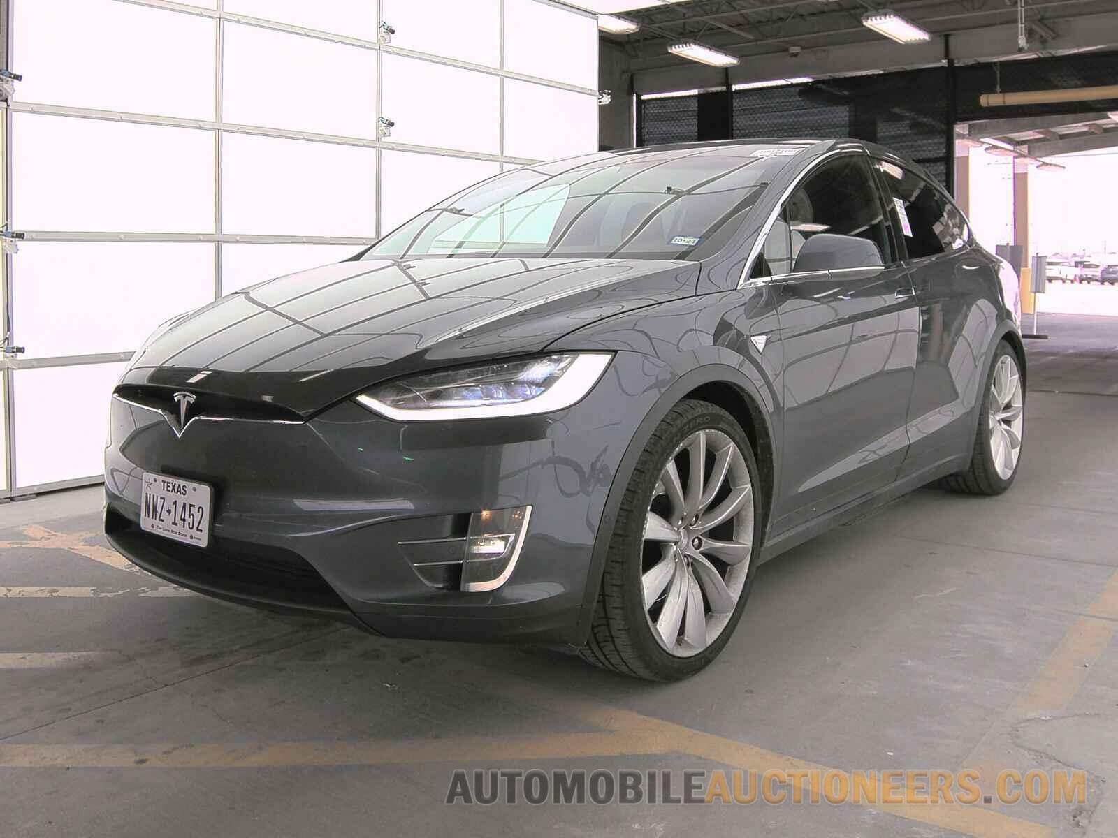 5YJXCBE29HF048914 Tesla Model X 2017