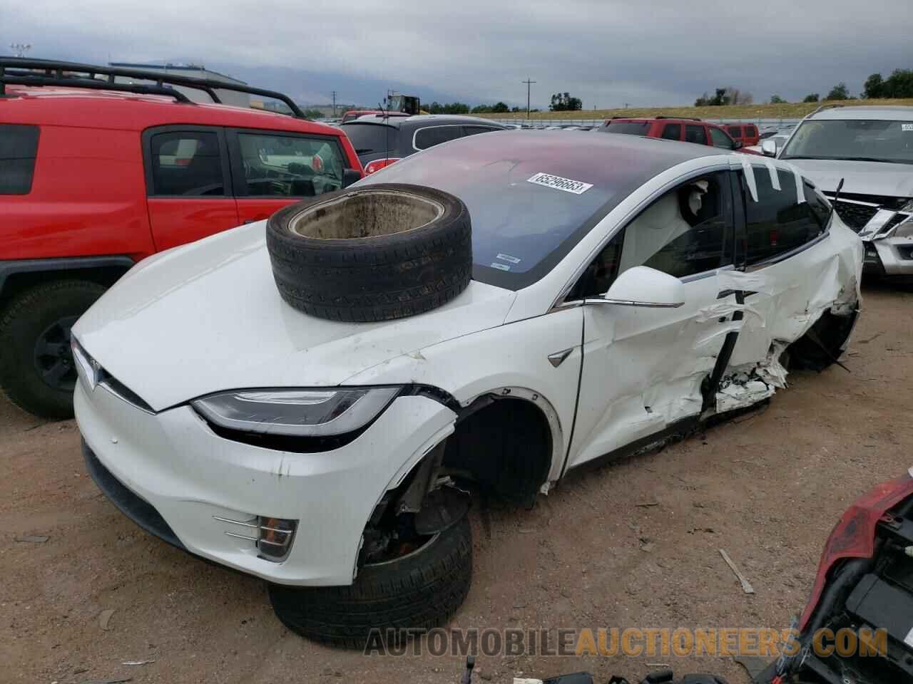 5YJXCBE29HF057662 TESLA MODEL X 2017