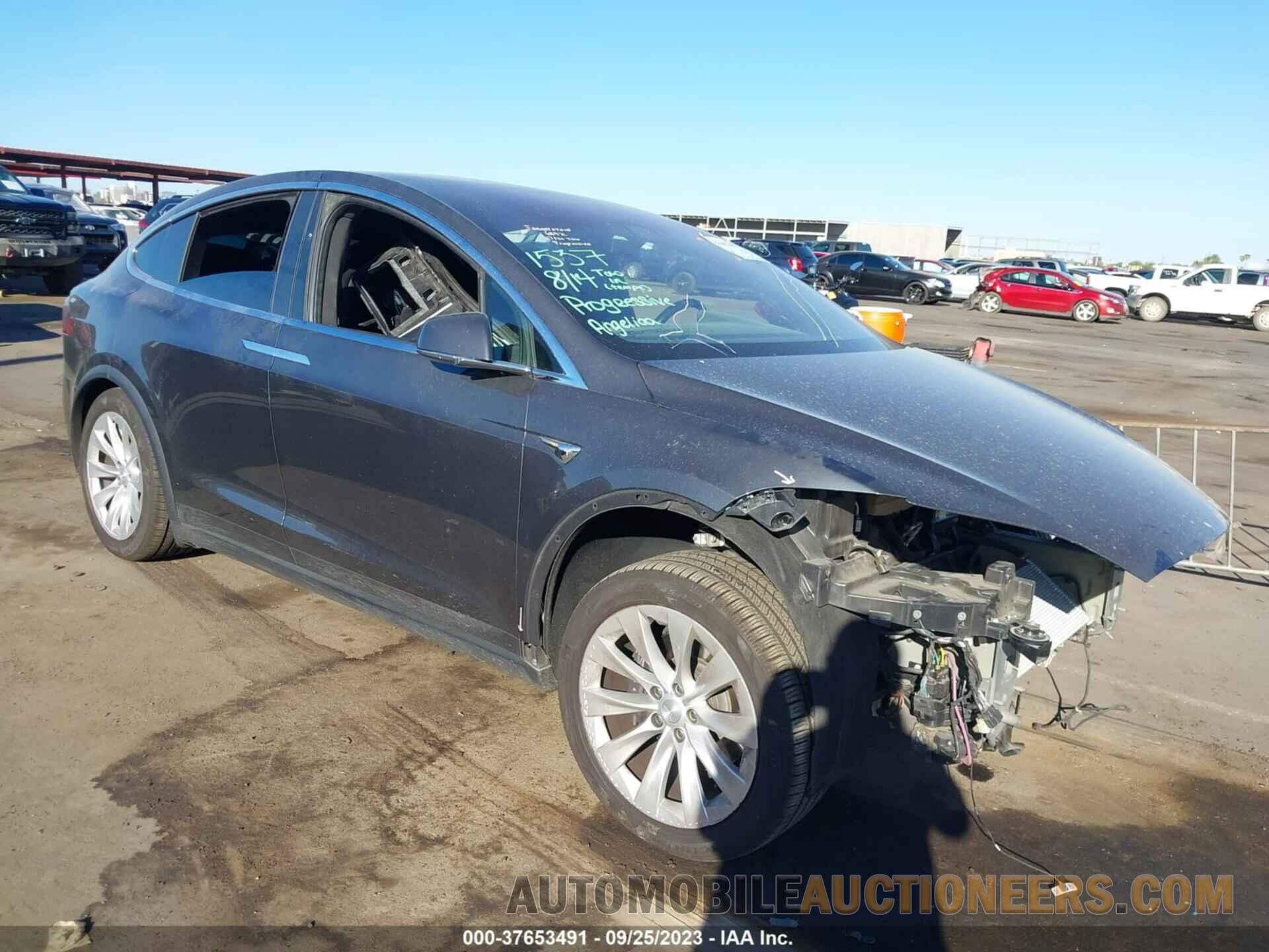 5YJXCBE29HF061260 TESLA MODEL X 2017