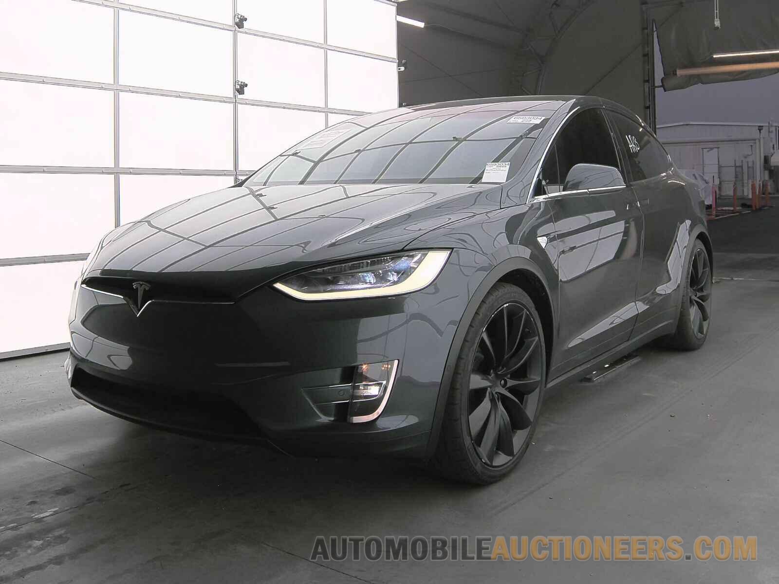 5YJXCBE29HF065762 Tesla Model X 2017