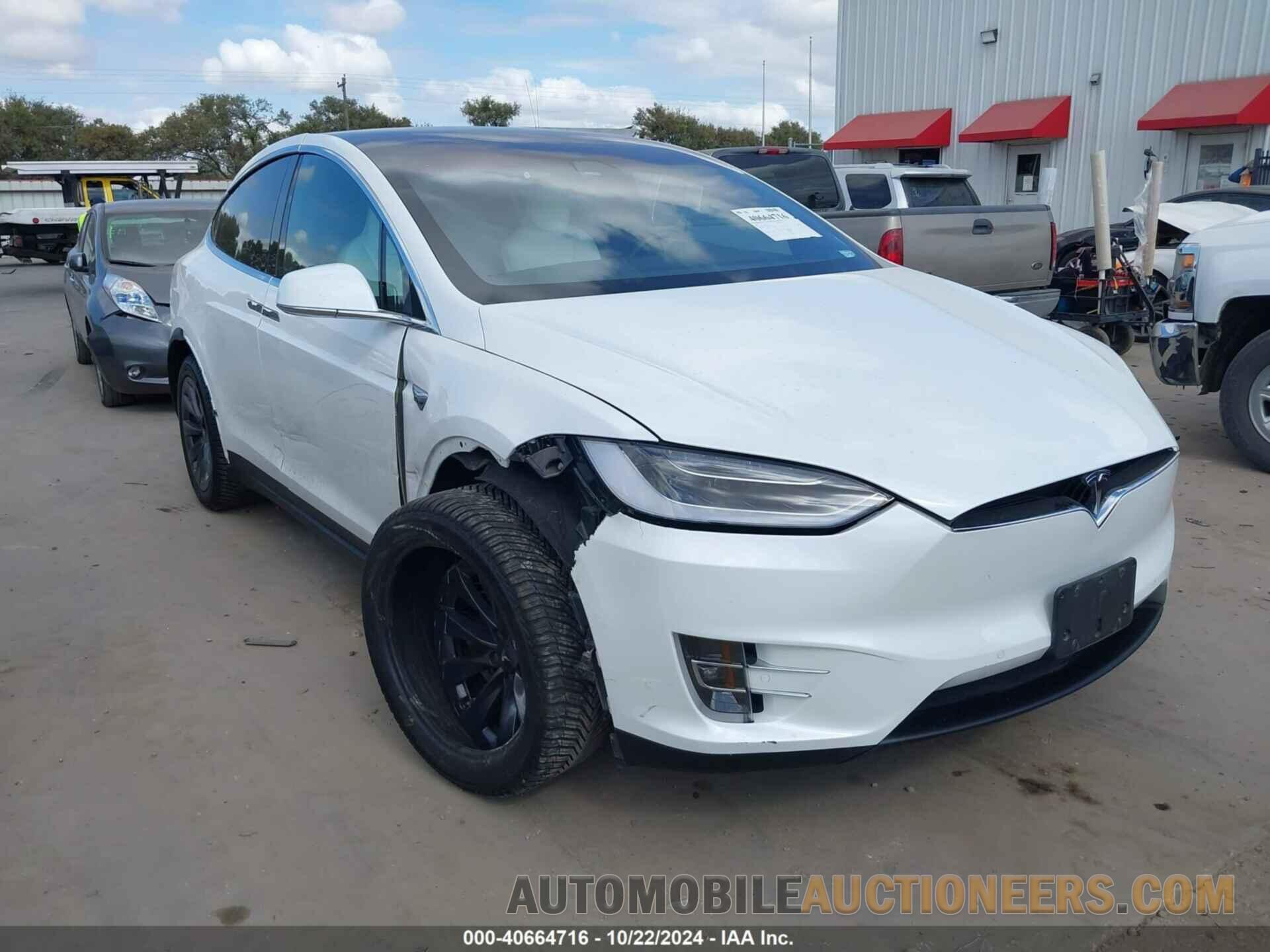 5YJXCBE29HF076020 TESLA MODEL X 2017