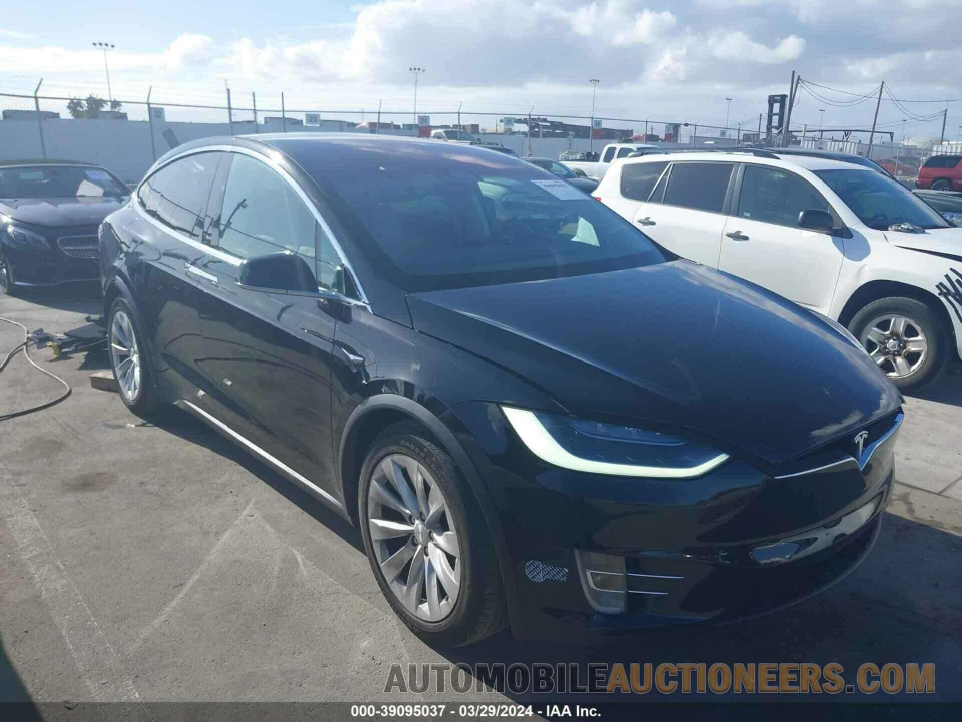 5YJXCBE29JF103173 TESLA MODEL X 2018