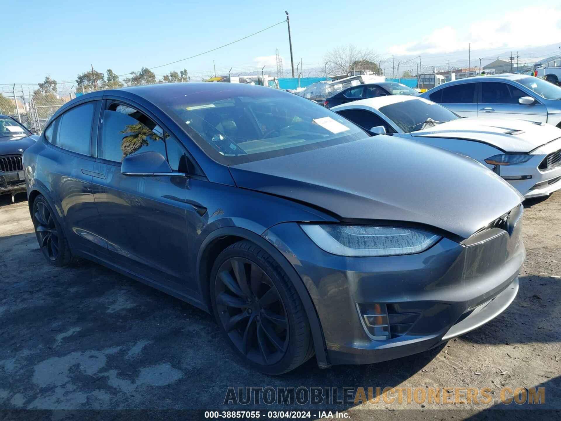 5YJXCBE29JF138490 TESLA MODEL X 2018