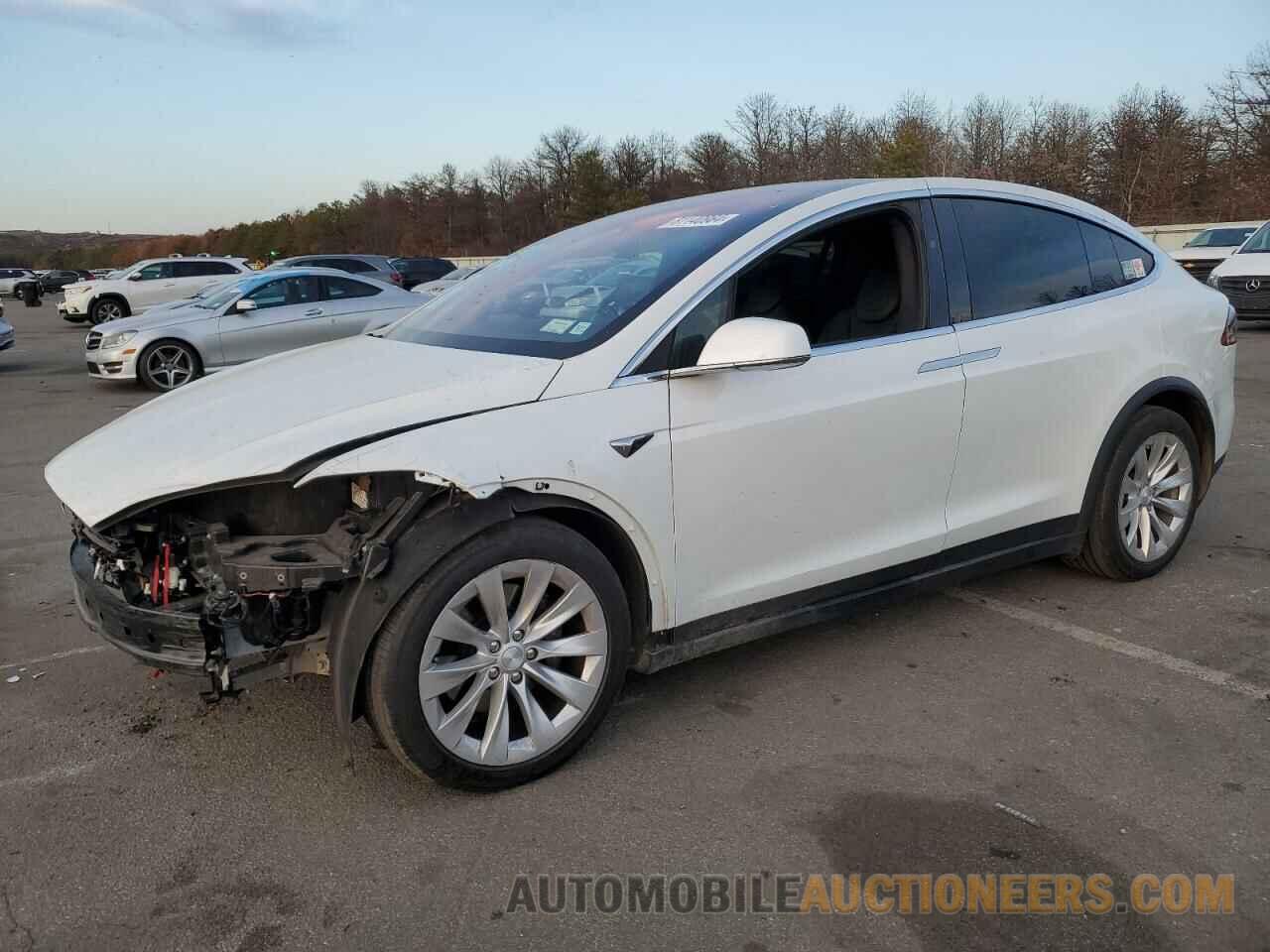 5YJXCBE29JF141020 TESLA MODEL X 2018