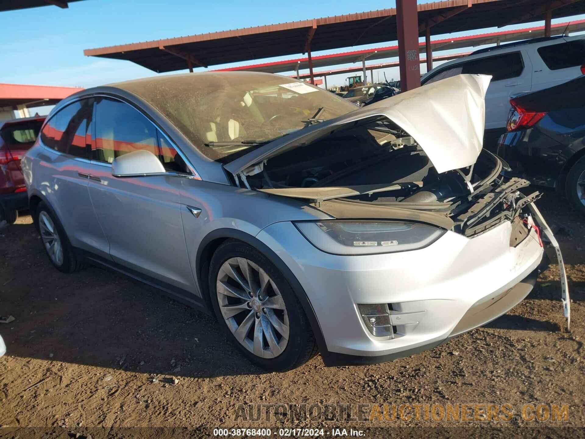 5YJXCBE2XHF053877 TESLA MODEL X 2017