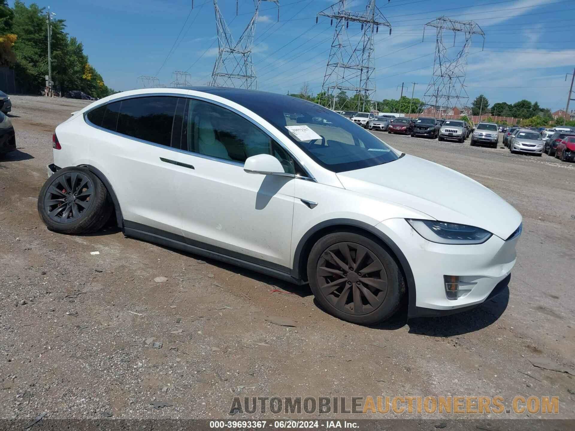 5YJXCBE40JF117139 TESLA MODEL X 2018