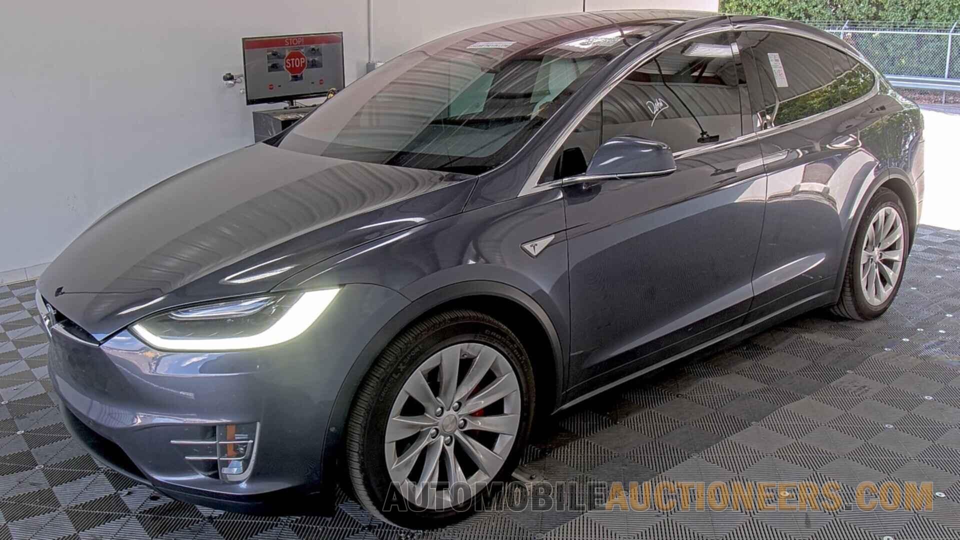 5YJXCBE41GF000565 Tesla Model X 2016