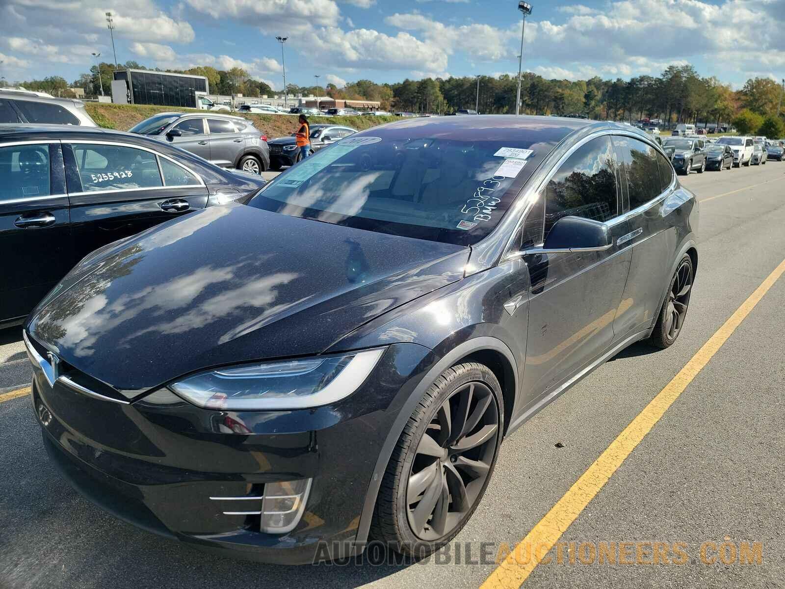 5YJXCBE41HF051744 Tesla Model X 2017
