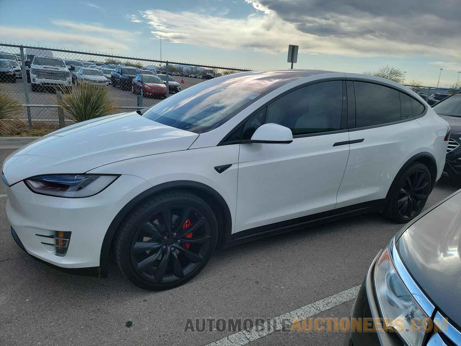 5YJXCBE41JF086208 Tesla Model X 2018