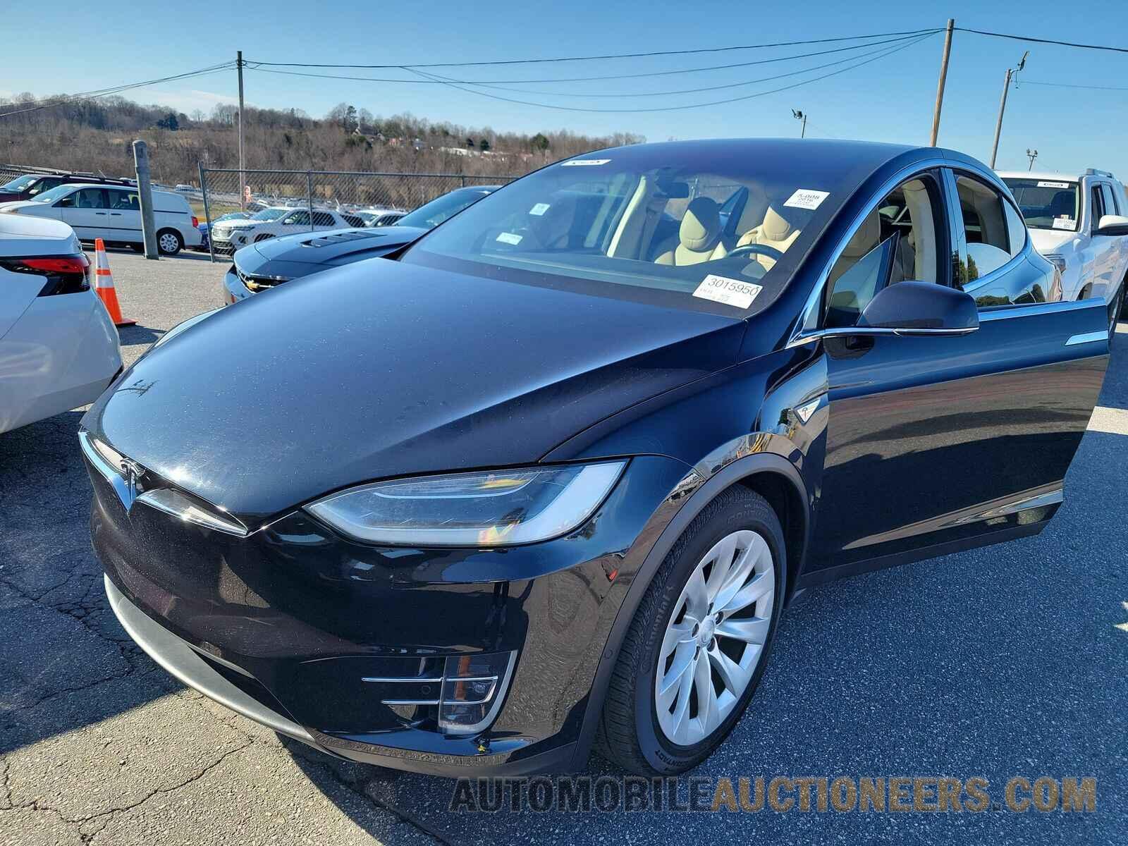 5YJXCBE42GF000901 Tesla Model X 2016