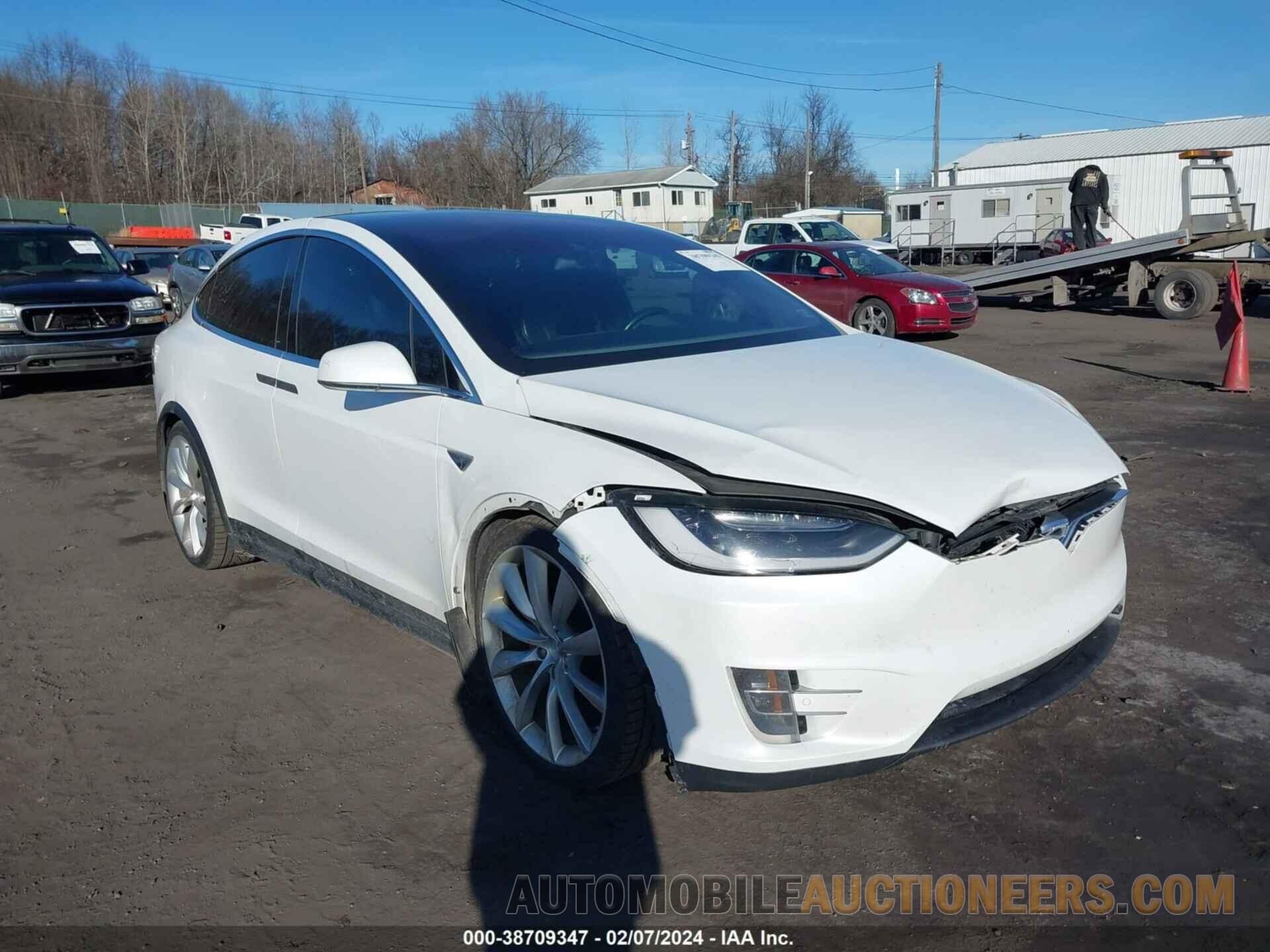 5YJXCBE42GF011297 TESLA MODEL X 2016