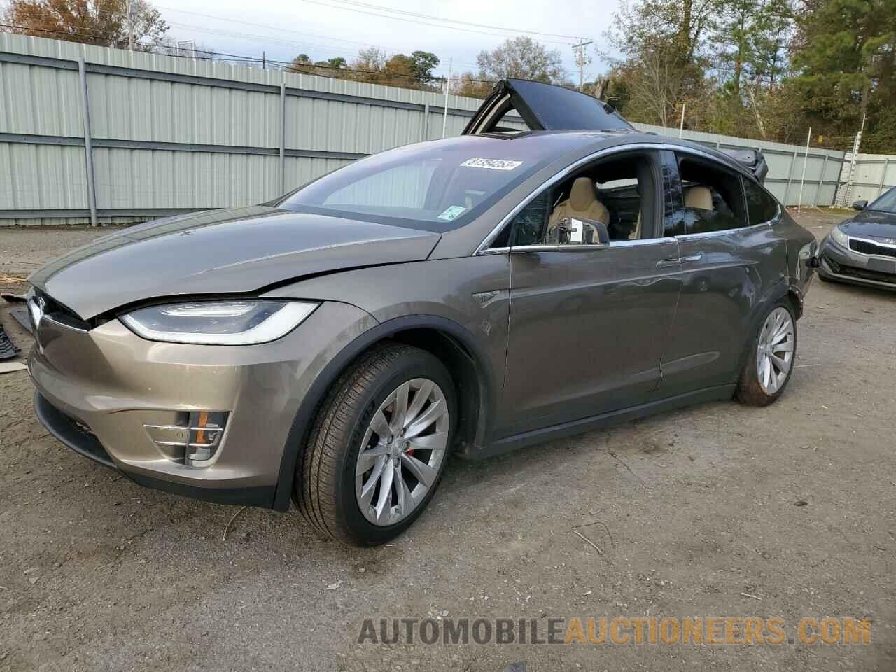 5YJXCBE42GFS00225 TESLA MODEL X 2016