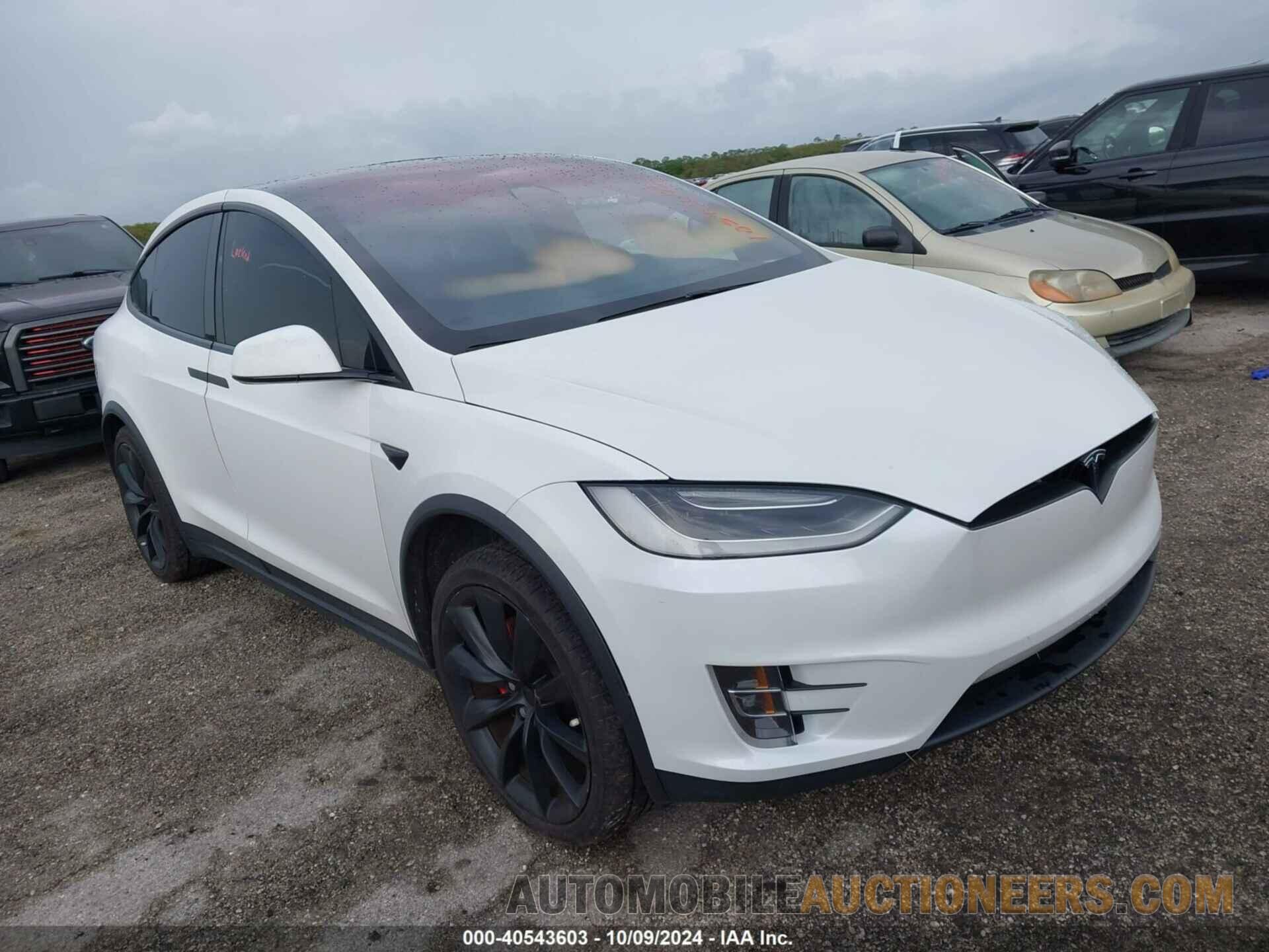 5YJXCBE42JF081230 TESLA MODEL X 2018