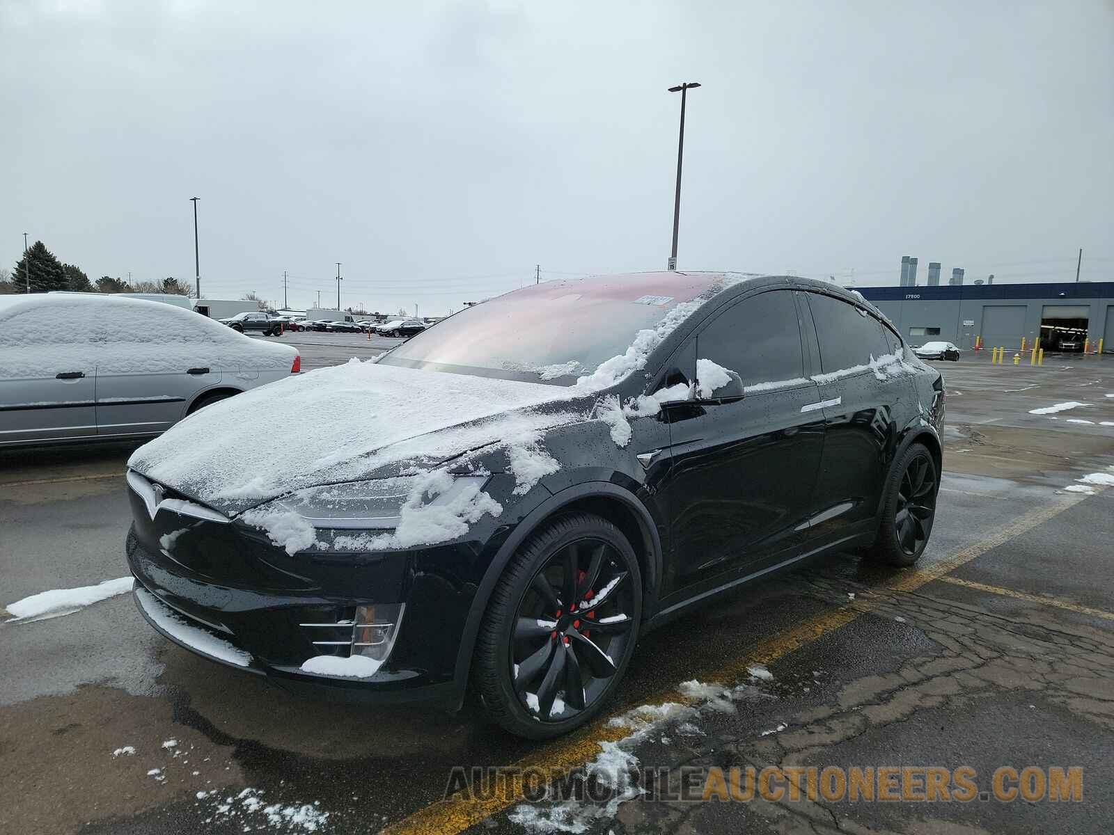 5YJXCBE42LF304742 Tesla Model X 2020