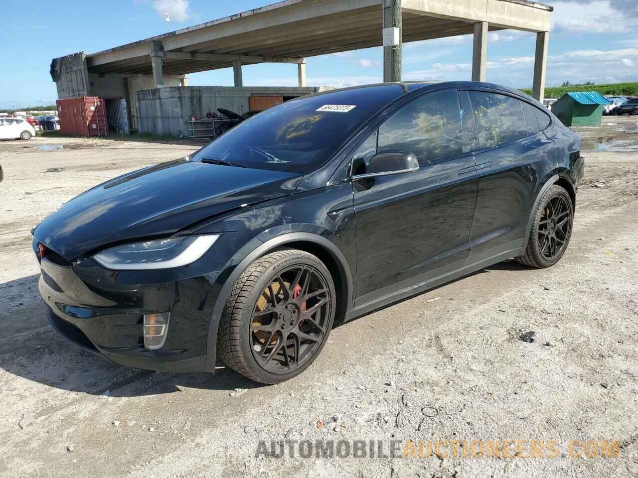 5YJXCBE45HF052816 TESLA MODEL X 2017