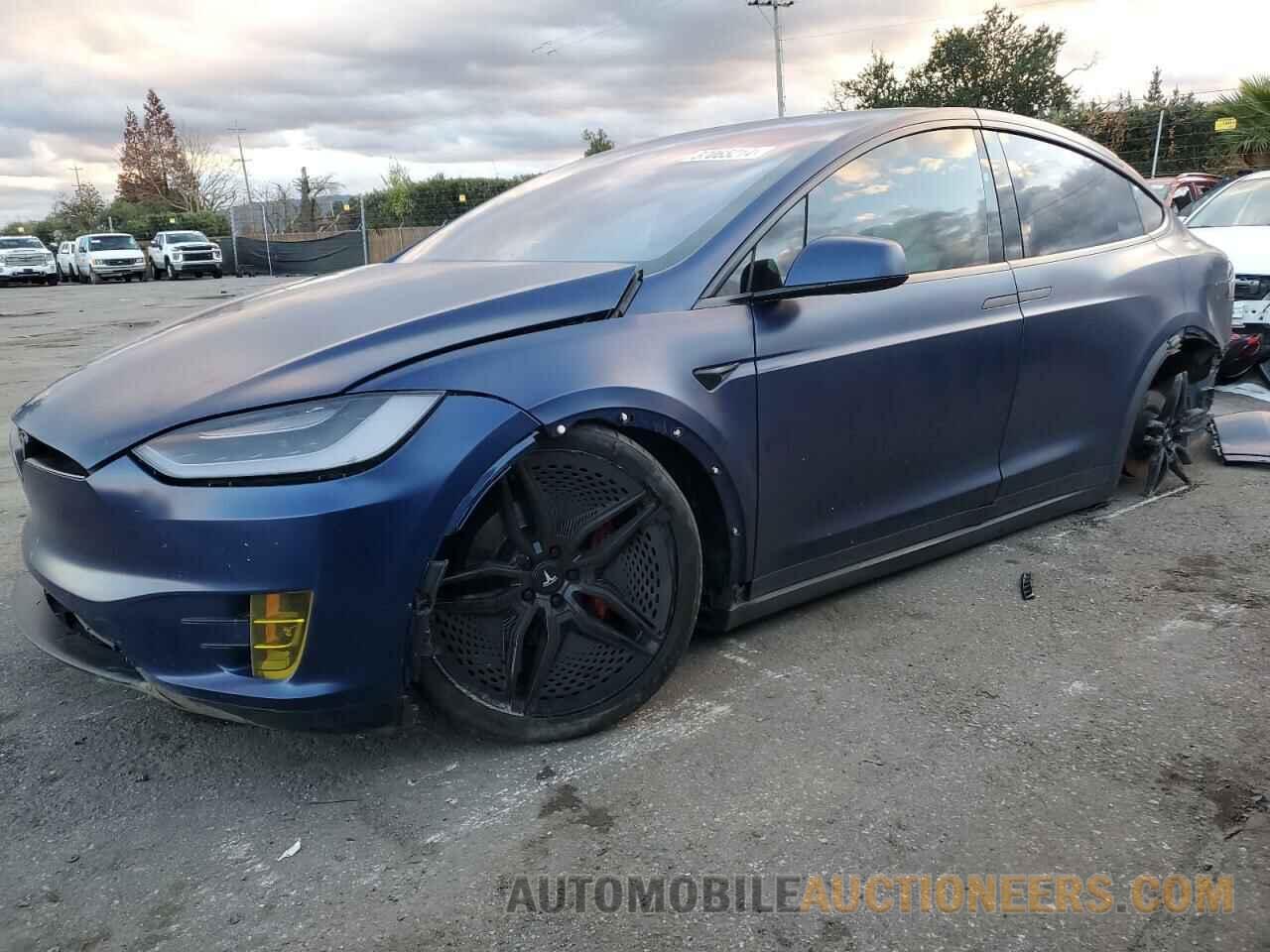 5YJXCBE45JF138228 TESLA MODEL X 2018