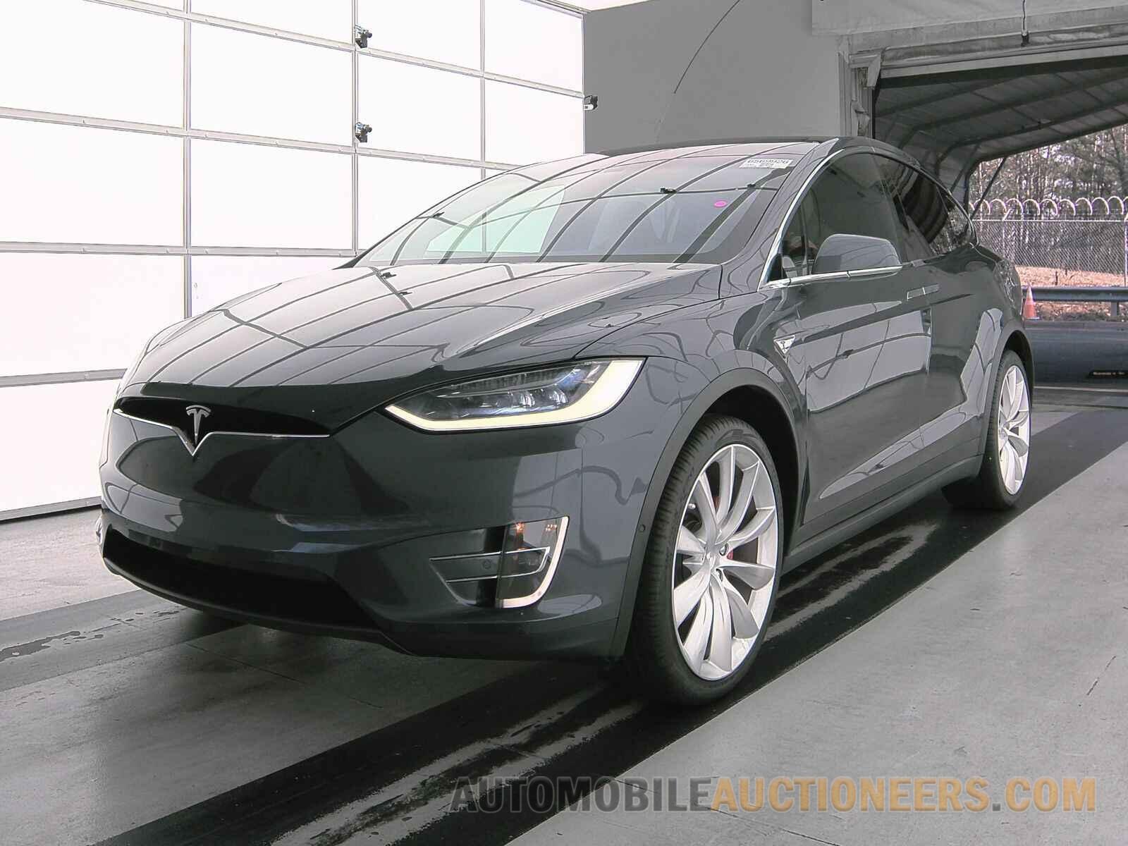 5YJXCBE47GF005592 Tesla Model X 2016