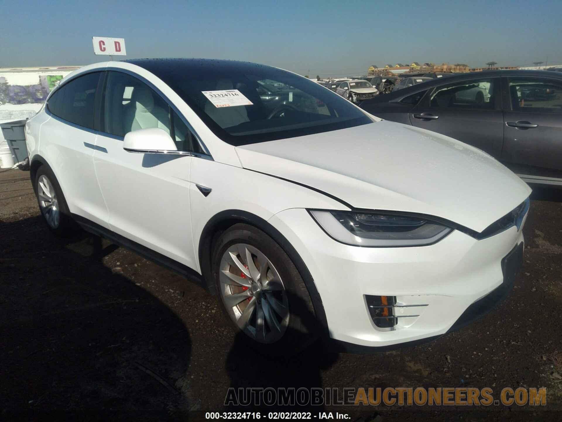 5YJXCBE47LF303960 TESLA MODEL X 2020